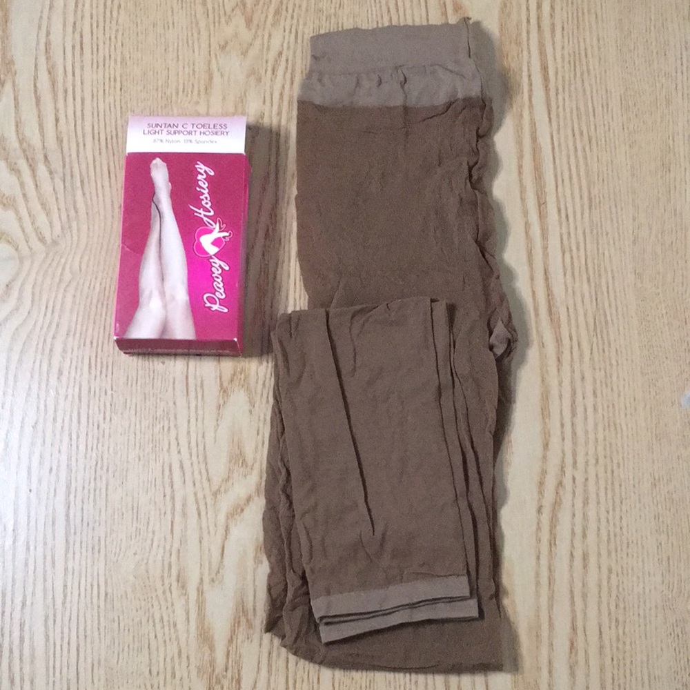 B-2 Hooters Girl Uniform Peavey Brand (1) Pair of Pantyhose Suntan Footless C